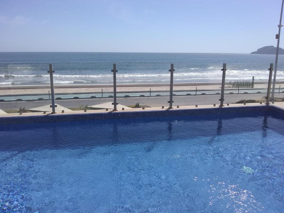 Departamento en malecon Portico Beach Mazatlán Exterior foto
