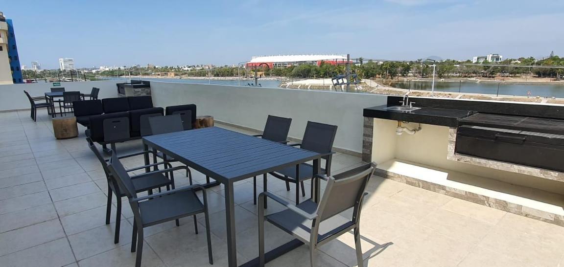 Departamento en malecon Portico Beach Mazatlán Exterior foto